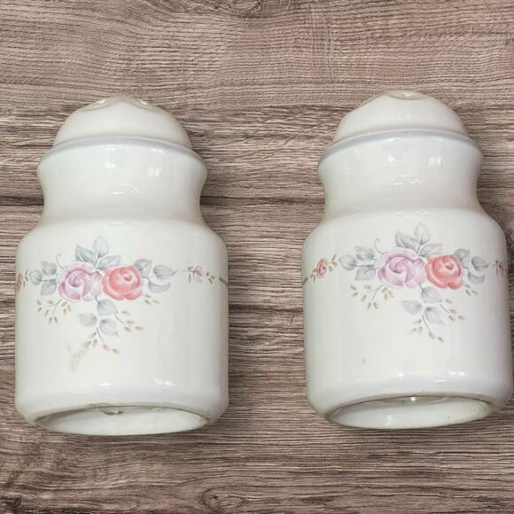 Pfaltzgraff Trousseau Roses Salt and Pepper Shakers Vintage EUC - Picture 2 of 8